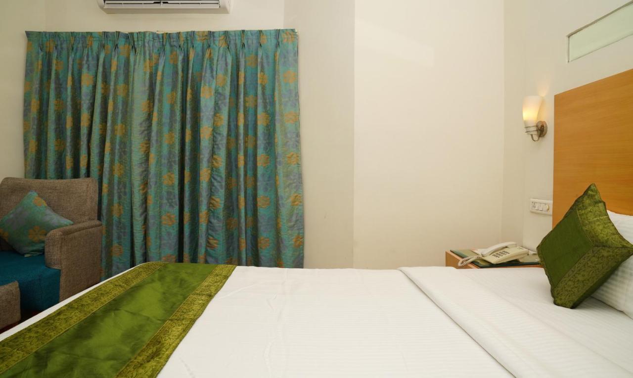 Oyster Suites Hyderabad Eksteriør billede