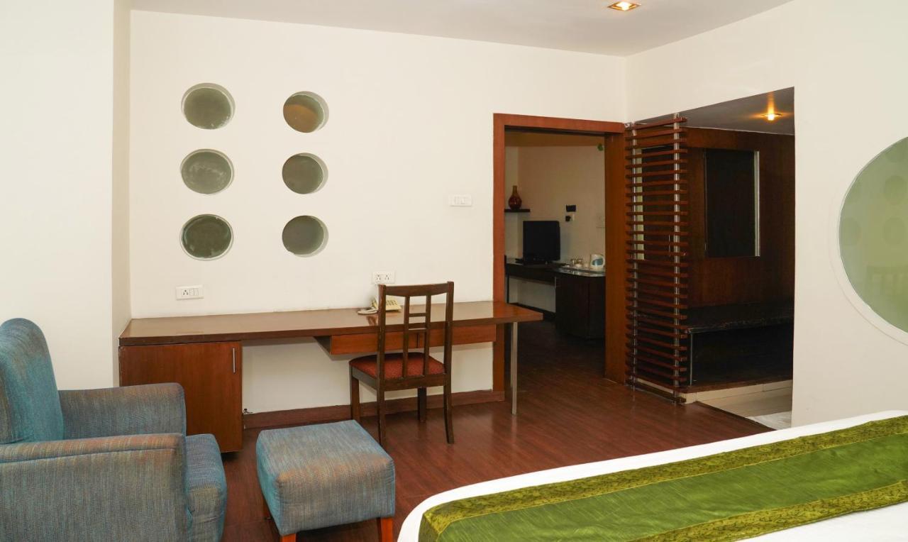 Oyster Suites Hyderabad Eksteriør billede