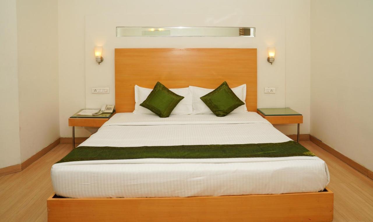 Oyster Suites Hyderabad Eksteriør billede