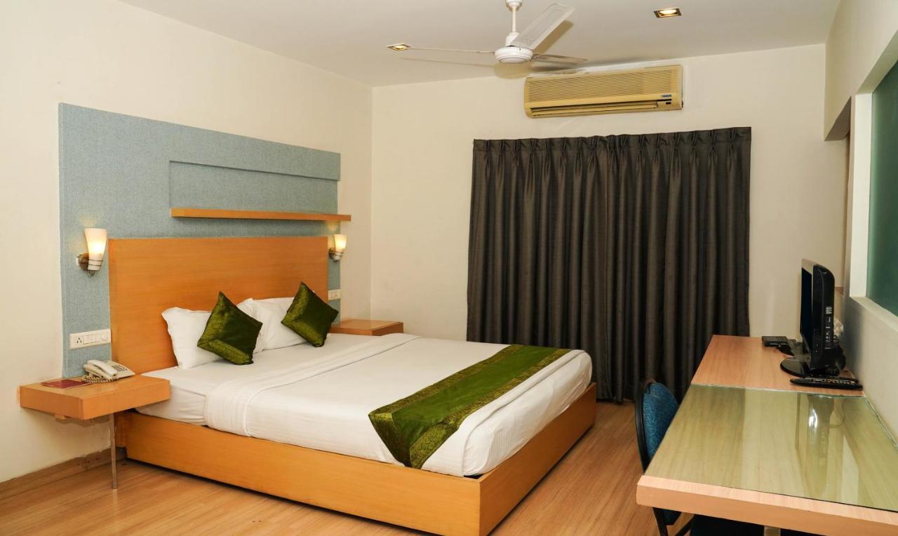 Oyster Suites Hyderabad Eksteriør billede